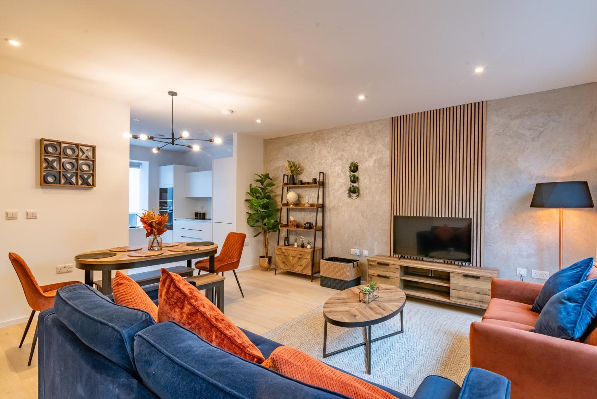 Modern 5 Bedroom Town House With Off St Parking Bristol